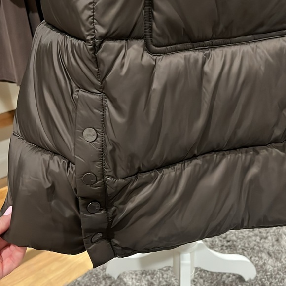 Andrew Marc | Kerr Hooded Longline Puffer Vest Chocolate size Medium - Picture 10 of 16